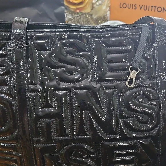 Betsey Johnson Patent Leather Tote HAS WEAR - Picture 4 of 10